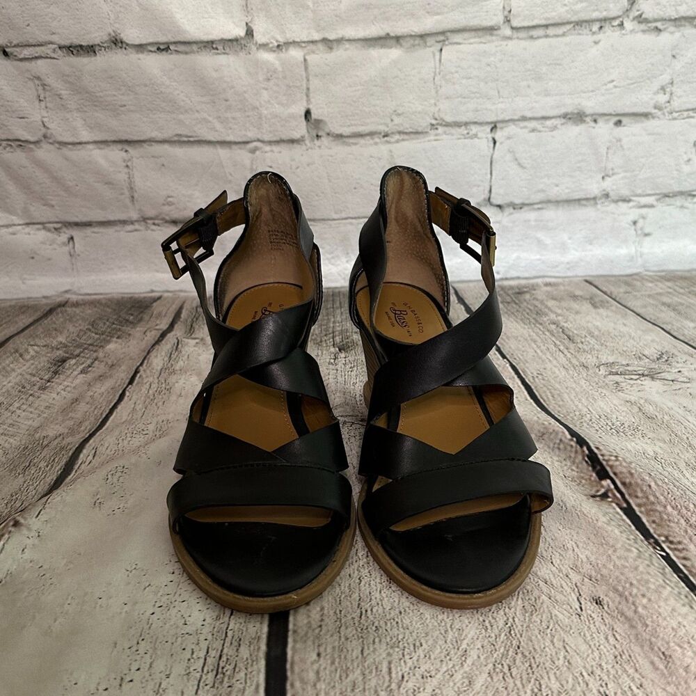 C22 G.H. Bass & Co. Black Renae Wedge Sandals, Size 6